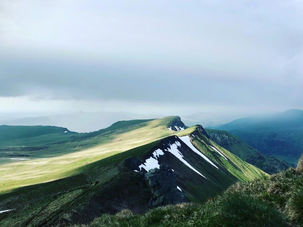 PNR Volcans Auvergne Louis Endelicher G 7uRAQ33wI Unsplash